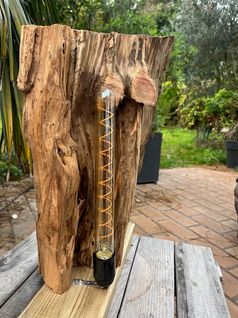 Lampe en bois massif – Luminaire design naturel fait main – Lampe à poser artisanale unique