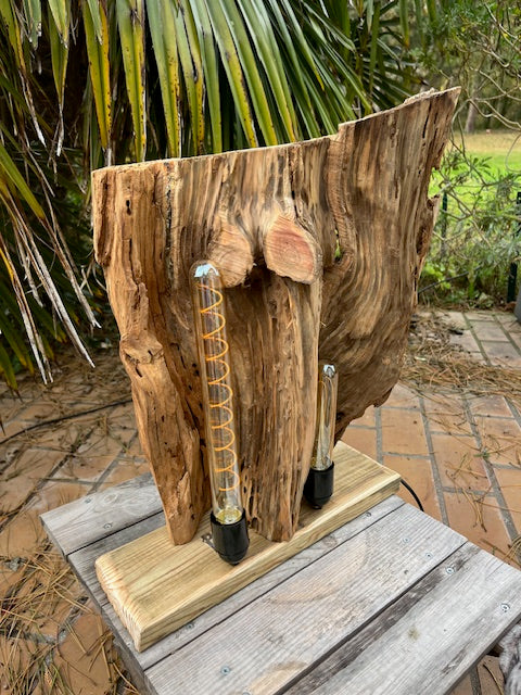 Lampe en bois massif – Luminaire design naturel fait main – Lampe à poser artisanale unique