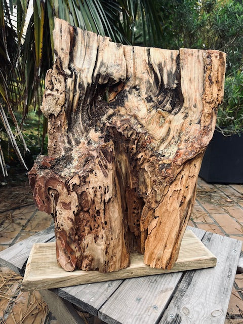 Lampe en bois massif – Luminaire design naturel fait main – Lampe à poser artisanale unique