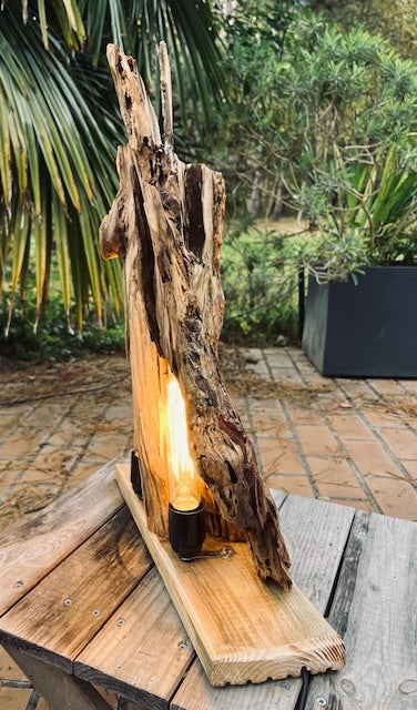 Lampe en bois massif – Luminaire design naturel fait main – Lampe à poser artisanale unique