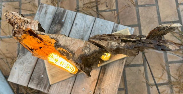 Lampe en bois massif – Luminaire design naturel fait main – Lampe à poser artisanale unique