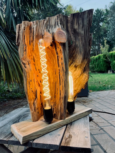 Lampe en bois massif – Luminaire design naturel fait main – Lampe à poser artisanale unique