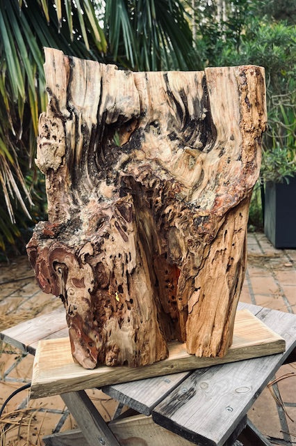 Lampe en bois massif – Luminaire design naturel fait main – Lampe à poser artisanale unique