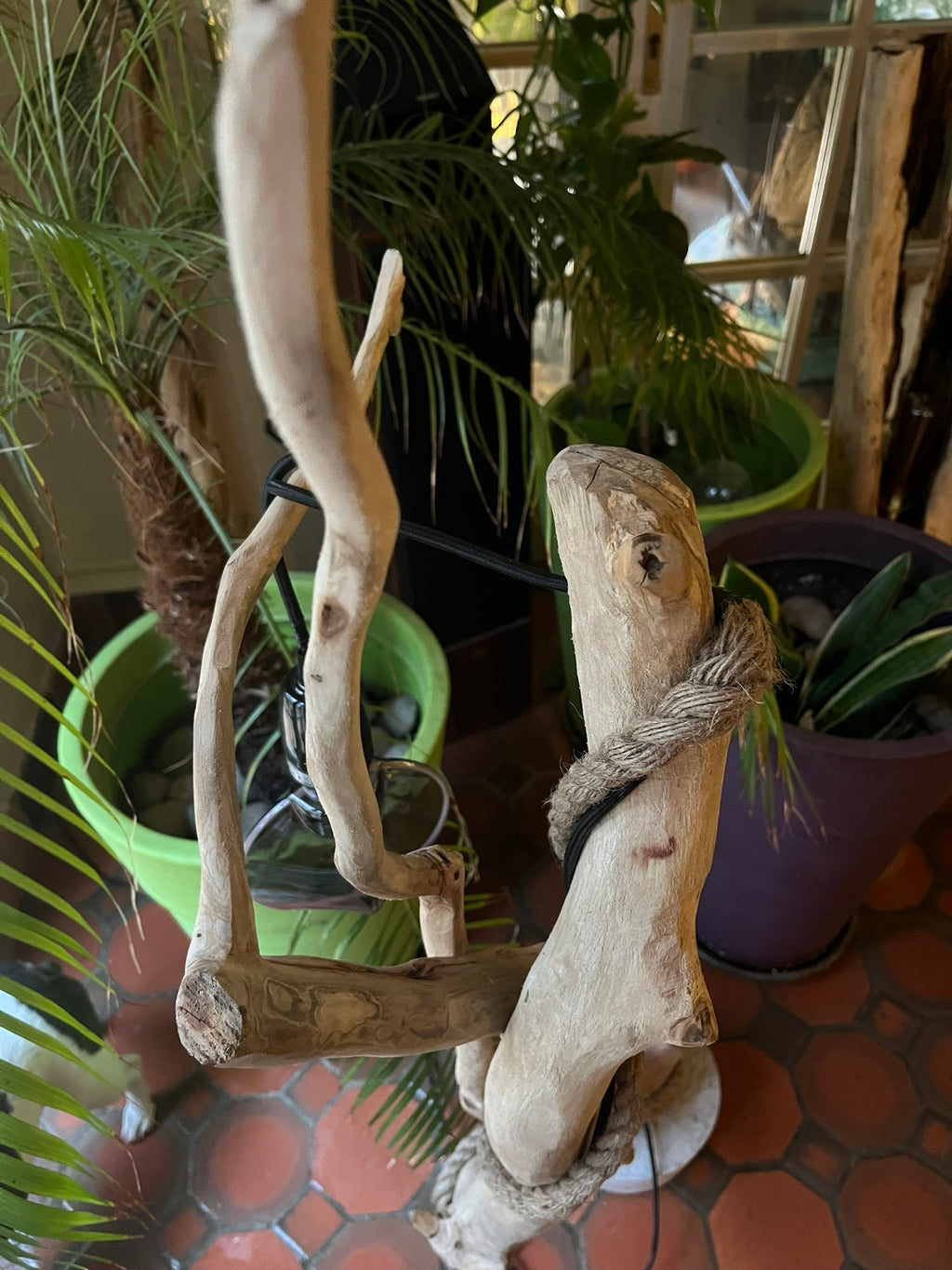 Lampadaire en bois – Lampe sur pied artisanale – Luminaire naturel design