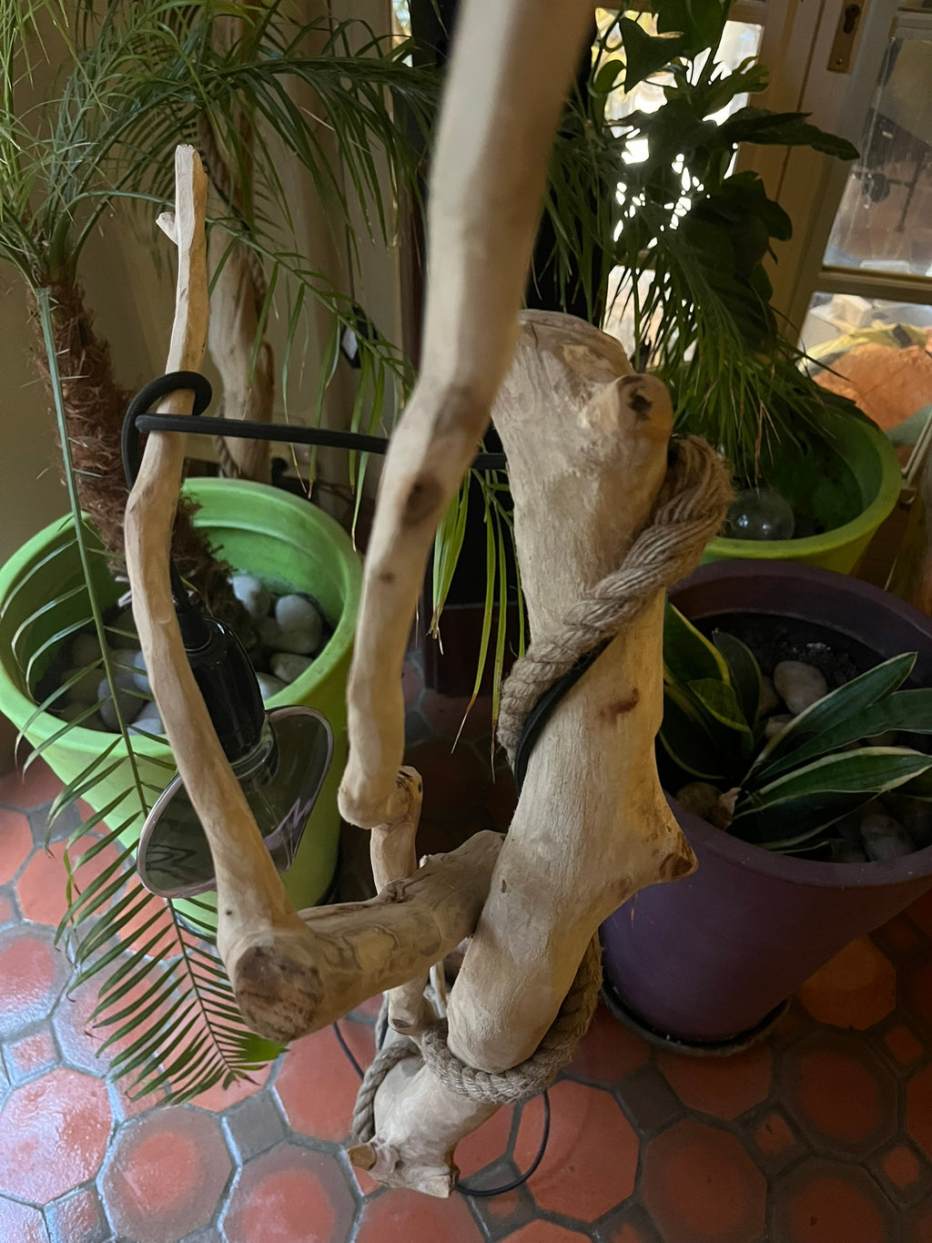Lampadaire en bois – Lampe sur pied artisanale – Luminaire naturel design