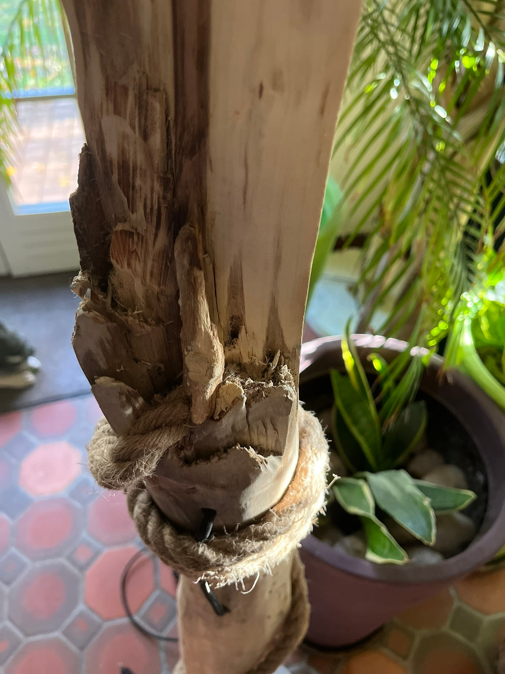 Lampadaire en bois – Lampe sur pied artisanale – Luminaire naturel design