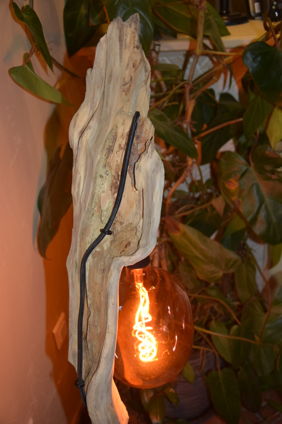 Lampe à poser en bois – Création artisanale en bois naturel – Lampe design rustique chic