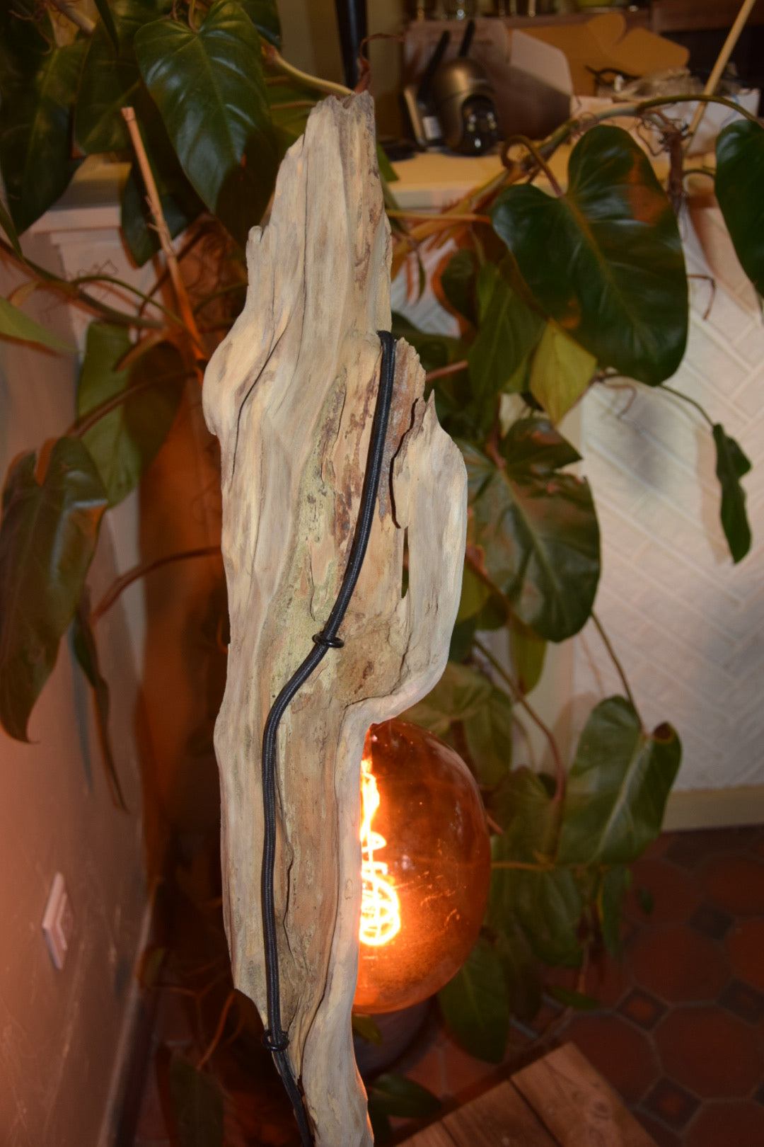 Lampe à poser en bois – Création artisanale en bois naturel – Lampe design rustique chic