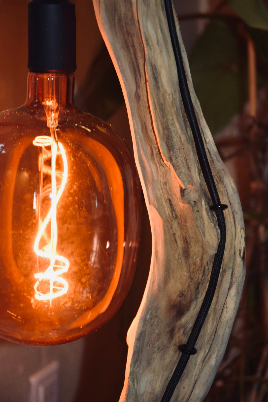 Lampe à poser en bois – Création artisanale en bois naturel – Lampe design rustique chic