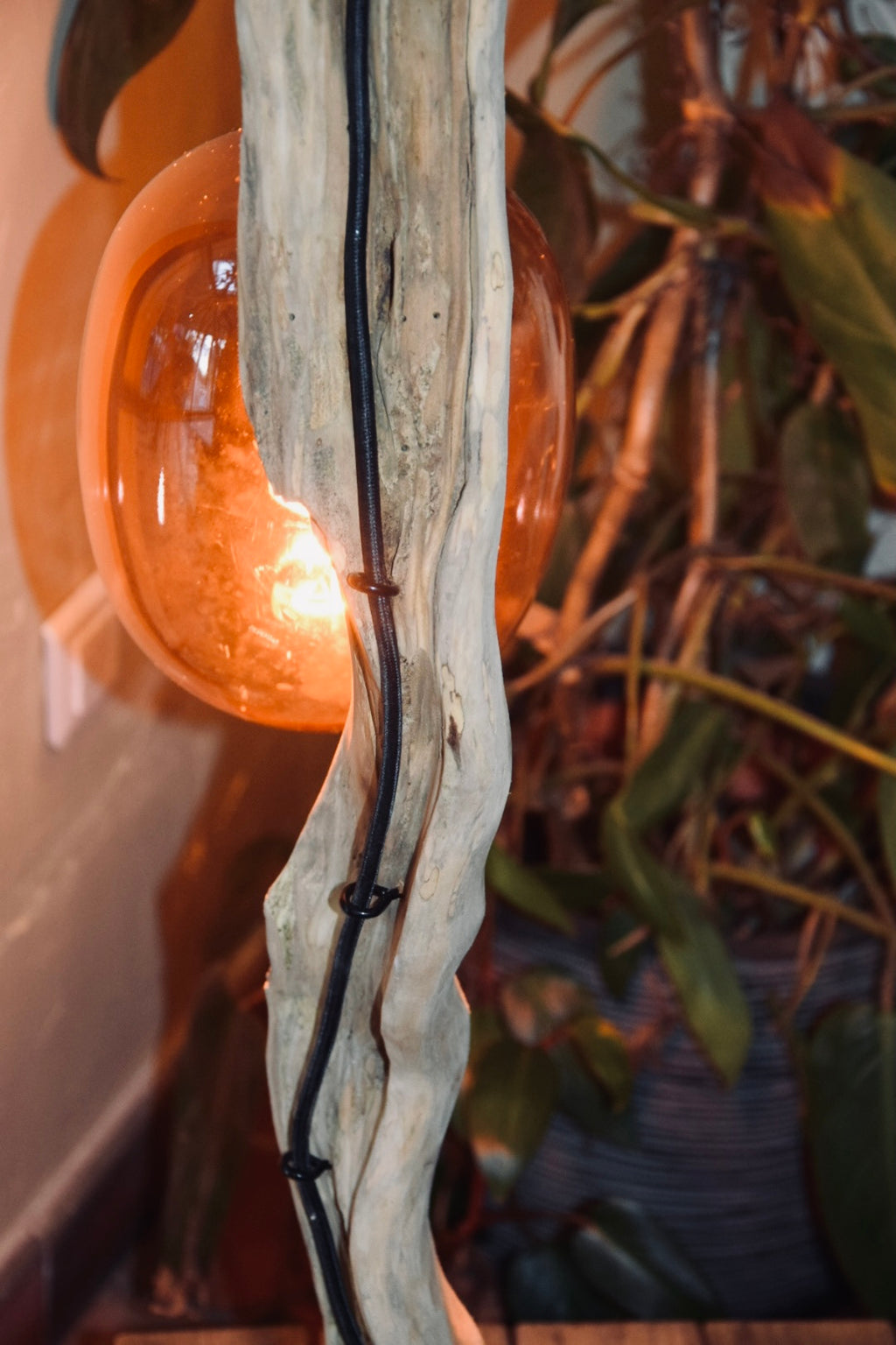 Lampe à poser en bois – Création artisanale en bois naturel – Lampe design rustique chic