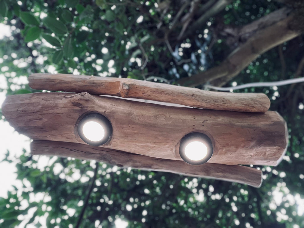 Suspension en bois artisanale – Luminaire design naturel – Suspension LED en bois massif, pièce unique