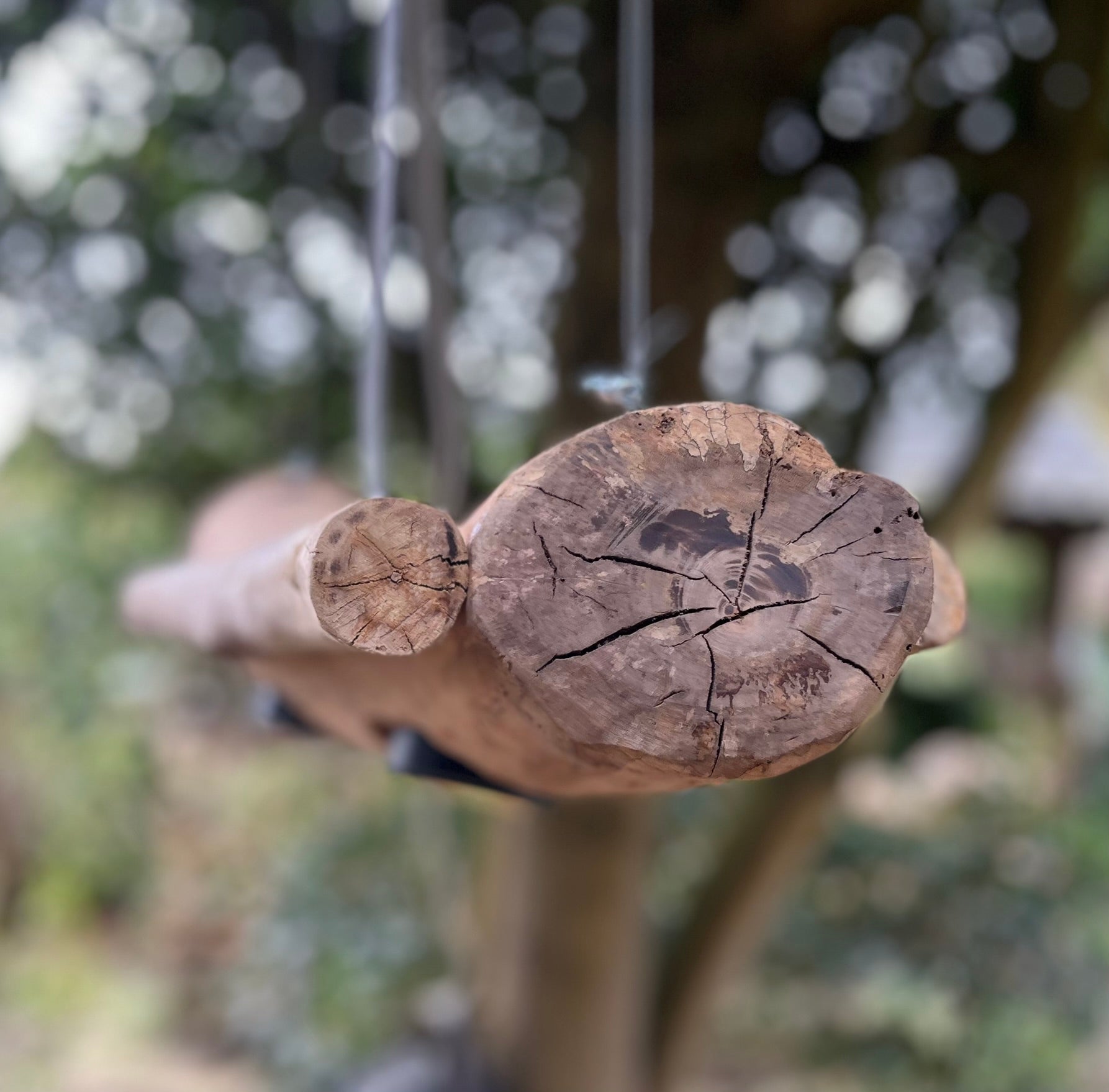 Suspension en bois artisanale – Luminaire design naturel – Suspension LED en bois massif, pièce unique