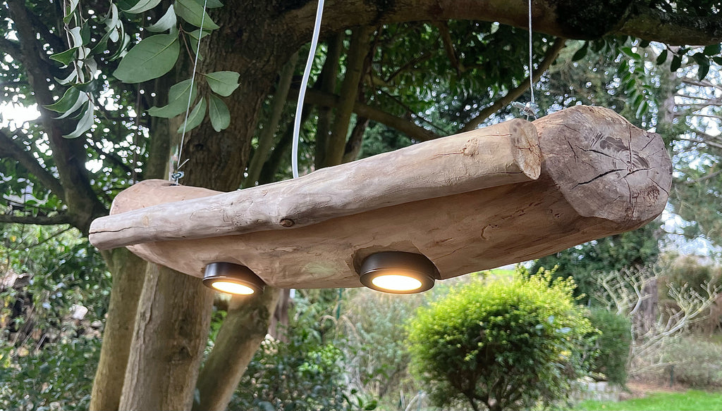 Suspension en bois artisanale – Luminaire design naturel – Suspension LED en bois massif, pièce unique