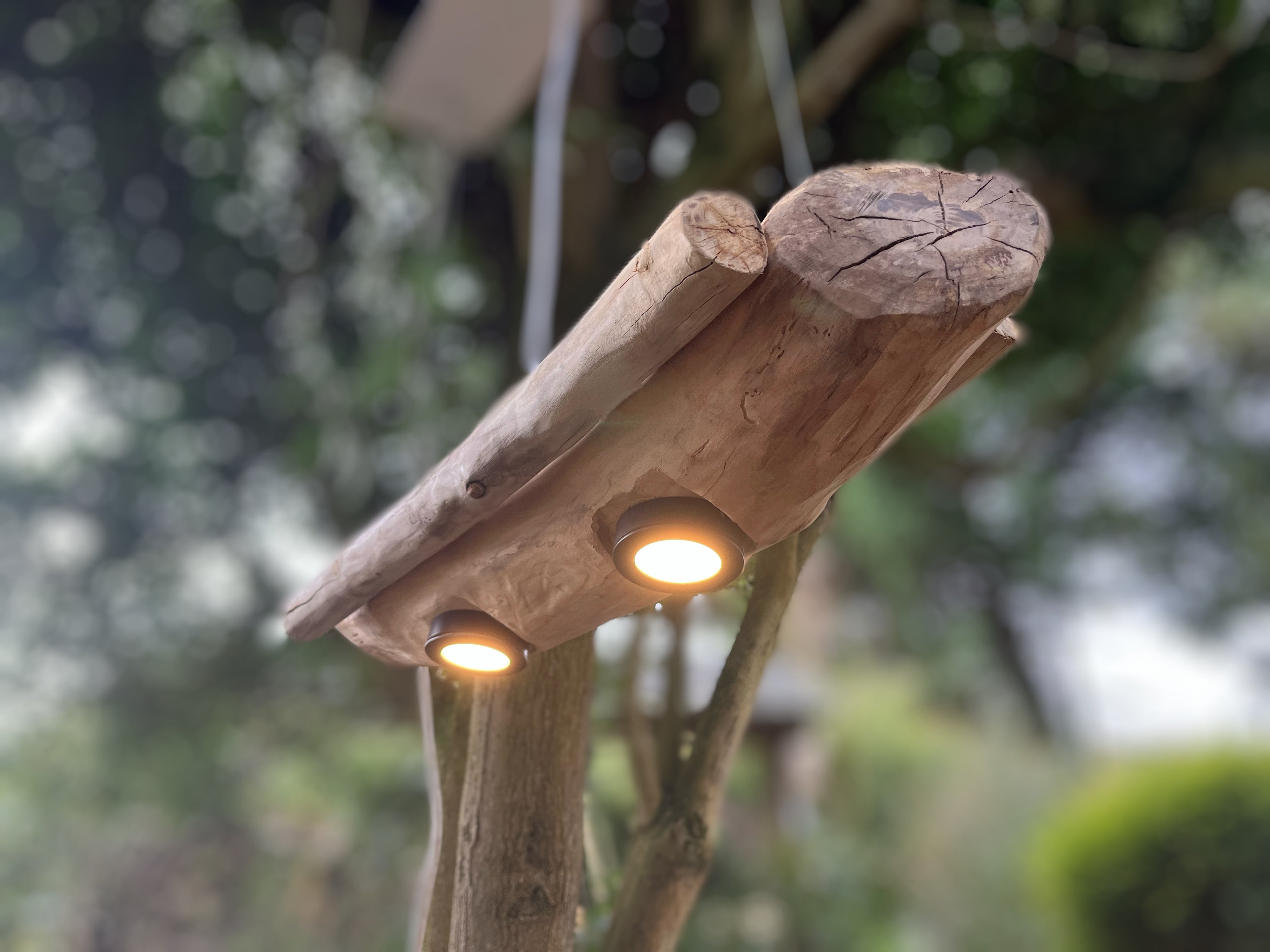 Suspension en bois artisanale – Luminaire design naturel – Suspension LED en bois massif, pièce unique
