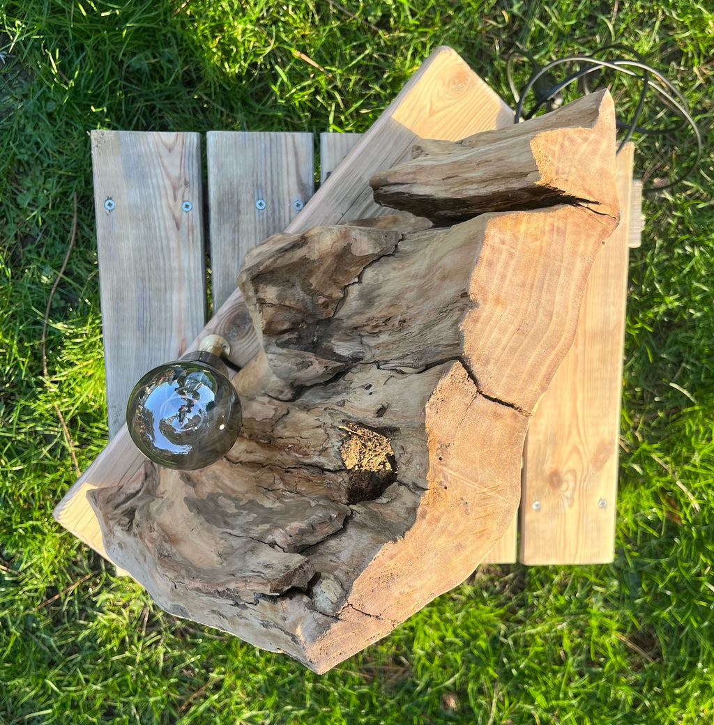 Lampe en bois massif – Luminaire design naturel fait main – Lampe à poser artisanale unique