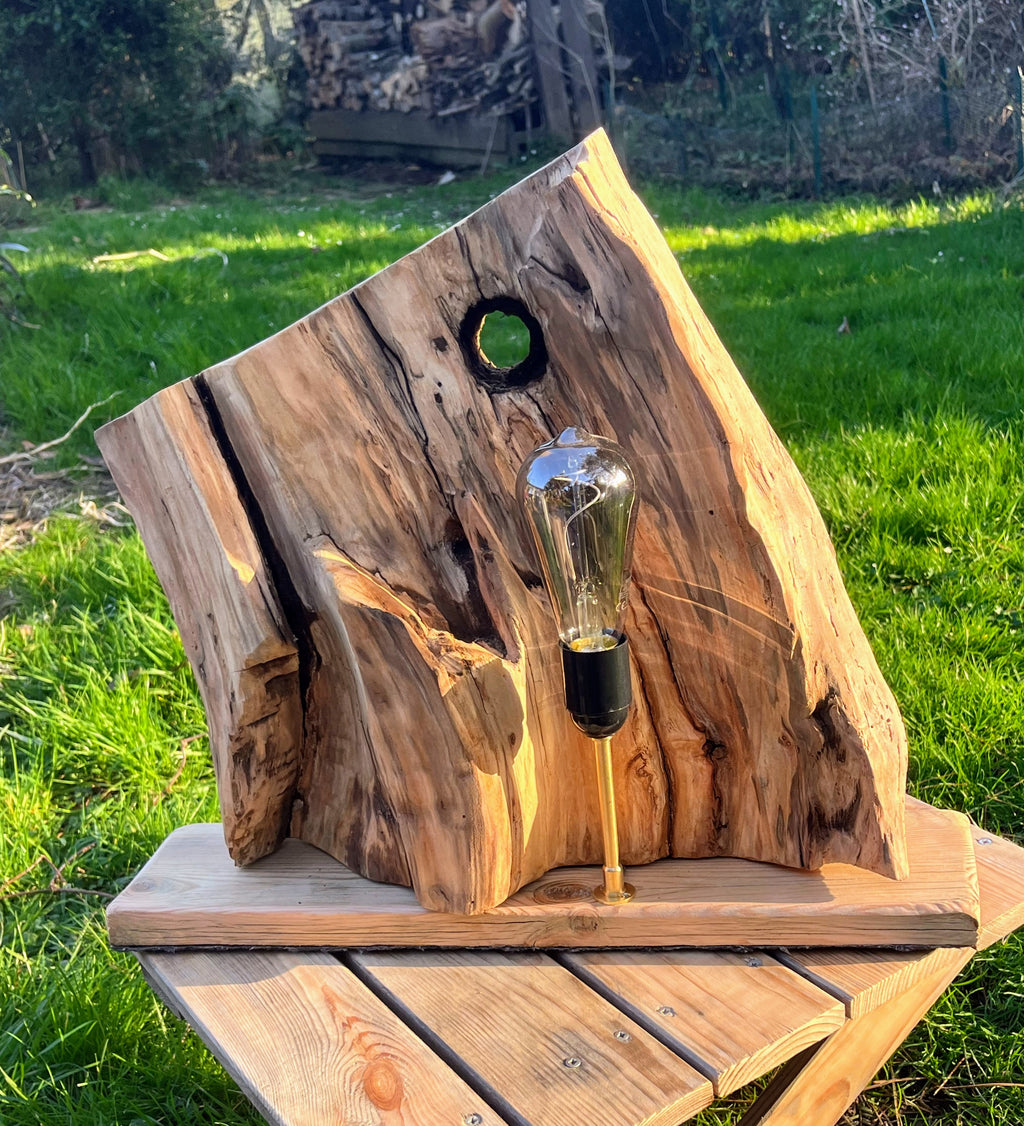 Lampe en bois massif – Luminaire design naturel fait main – Lampe à poser artisanale unique