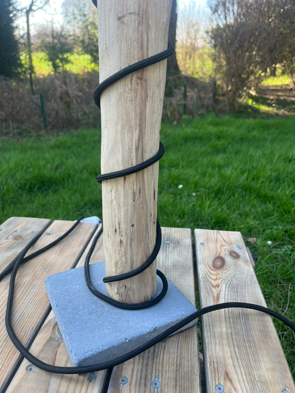 Lampe bois tête de louve artisanale – Lampe nature sauvage – Luminaire bois driftwood, pièce unique déco rustique