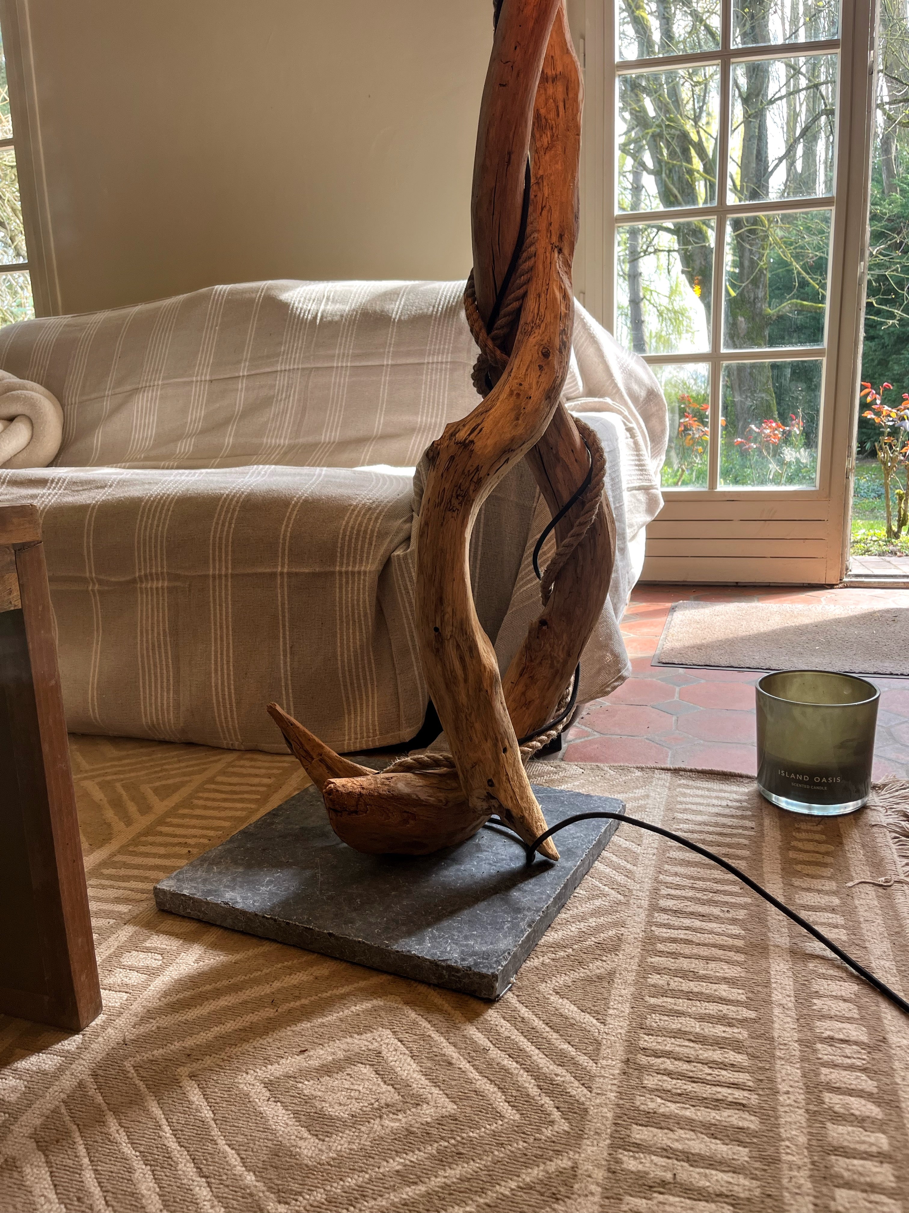 Lampadaire bois sirène artisanal – Lampe sur pied style océan – Luminaire design naturel pièce unique déco bohème