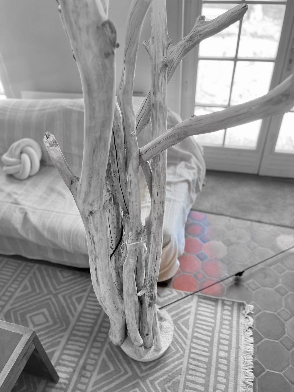 Lampadaire en bois – Lampe sur pied artisanale – Luminaire naturel design