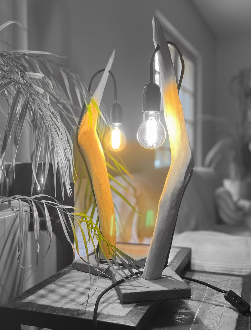 Lampe de chevet artisanale en branche naturelle – vendu par deux / Bois brut & câble textile / Fait main