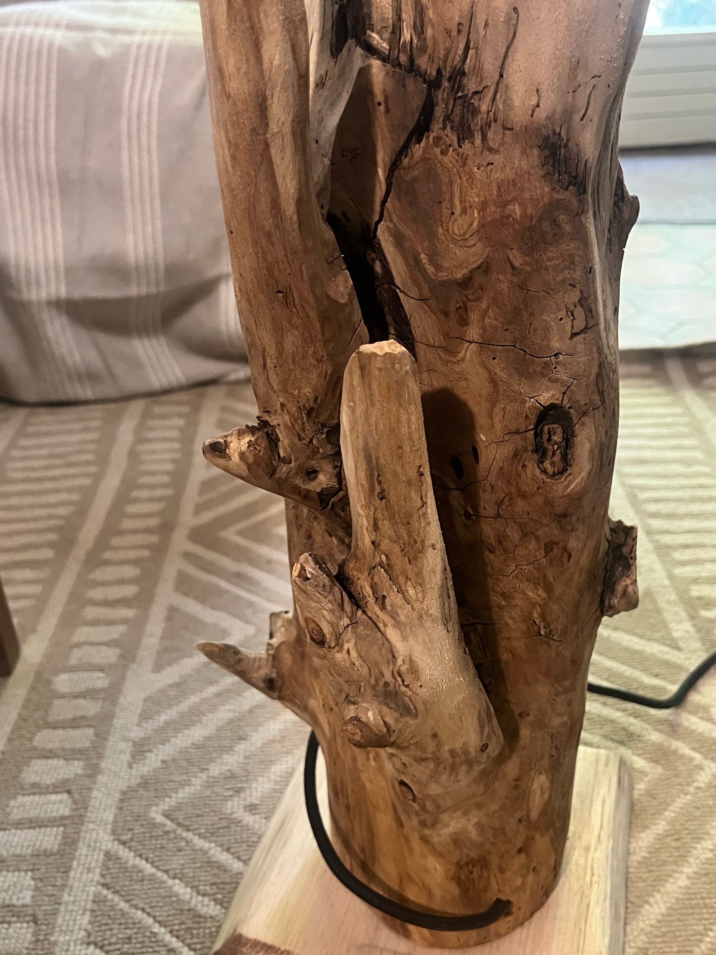 Lampadaire en bois massif – Lampe sur pied artisanale avec abat-jour – Éclairage naturel – Pièce unique déco contemporaine, bohème ou rustique