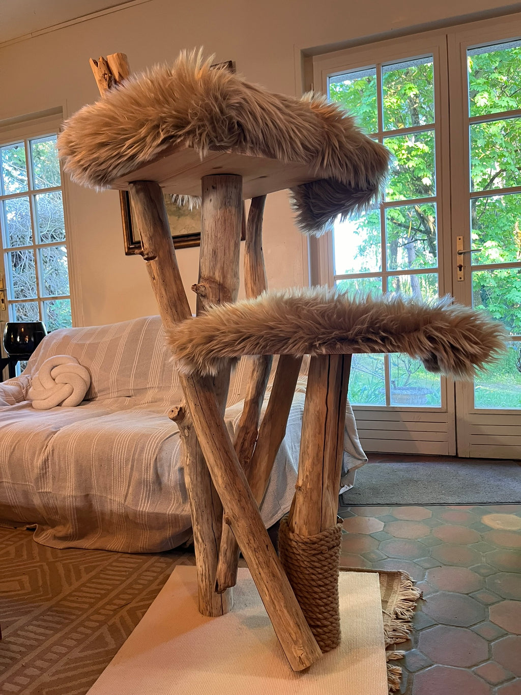 Arbre à Chats Bois 2 à 4 plateaux Fait Main  – Griffoir et Plateformes Douillettes – Mobilier Chat Unique