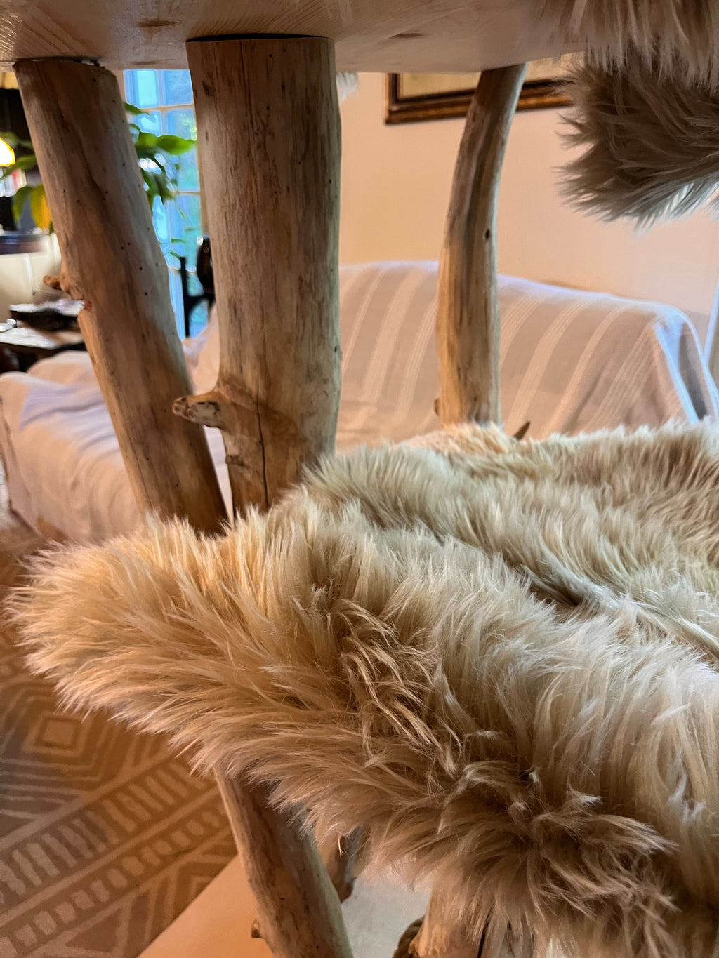 Arbre à Chats Bois 2 à 4 plateaux Fait Main  – Griffoir et Plateformes Douillettes – Mobilier Chat Unique