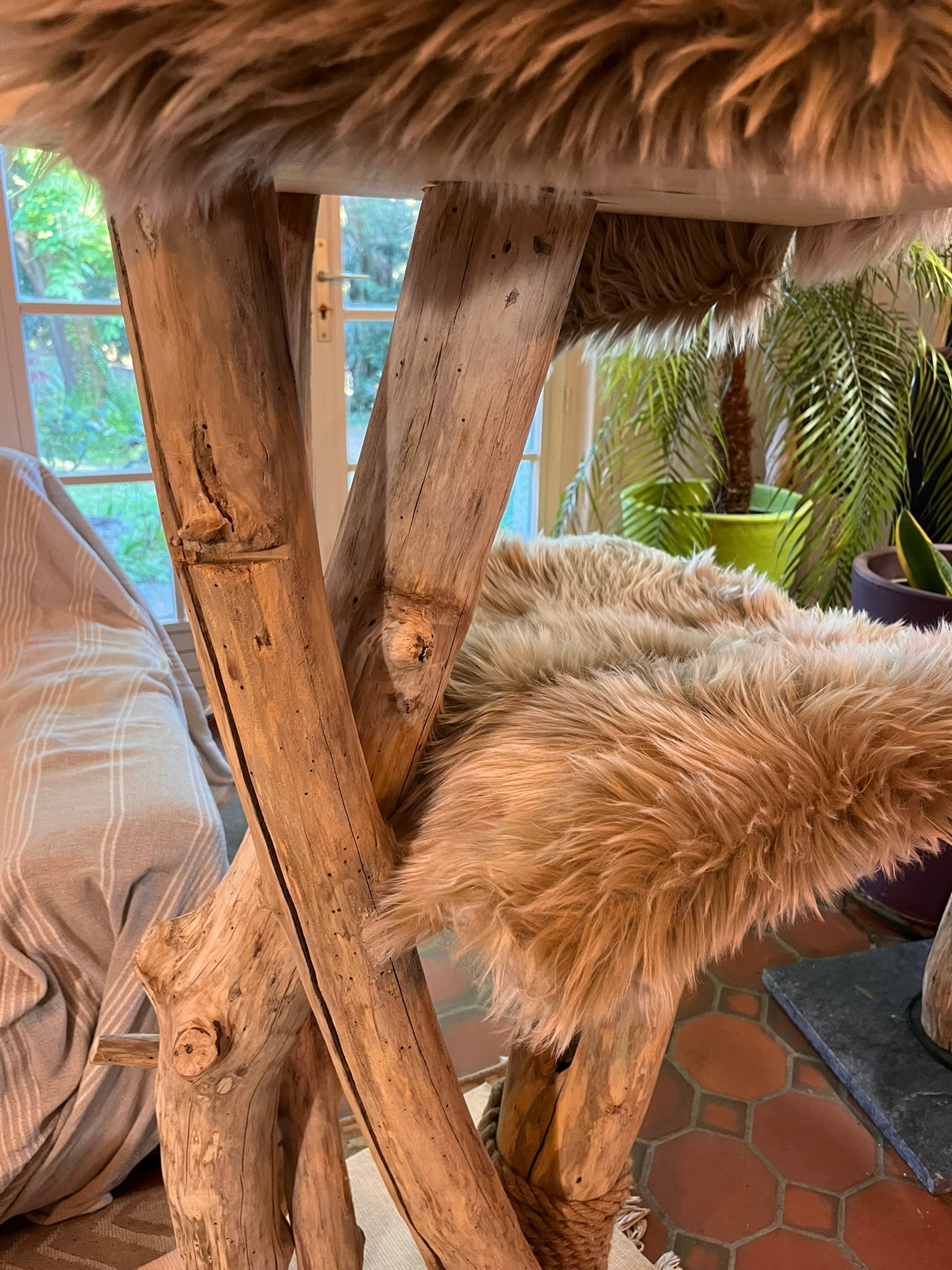 Arbre à Chats Bois 2 à 4 plateaux Fait Main  – Griffoir et Plateformes Douillettes – Mobilier Chat Unique