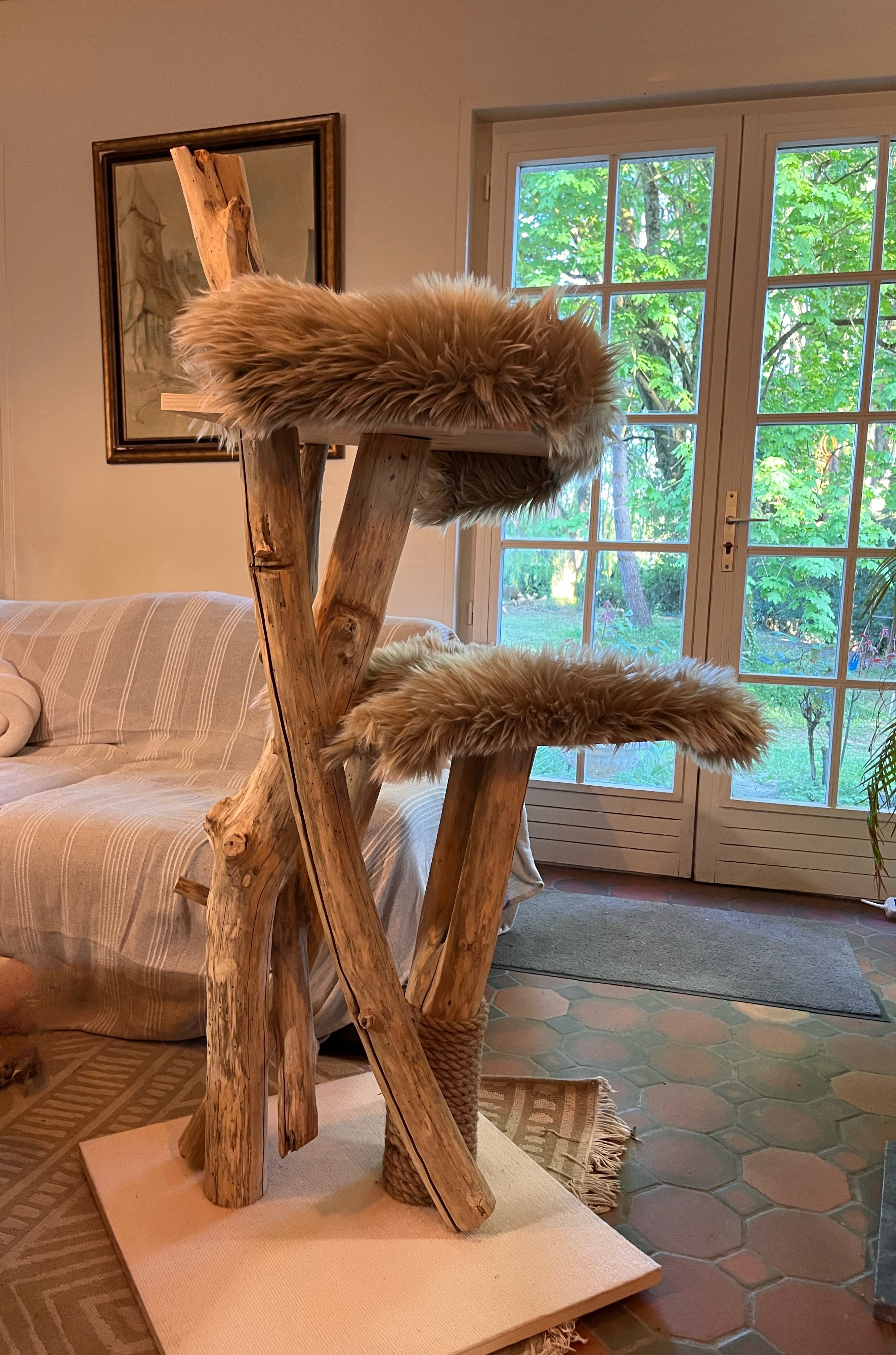 Arbre à Chats Bois 2 à 4 plateaux Fait Main  – Griffoir et Plateformes Douillettes – Mobilier Chat Unique