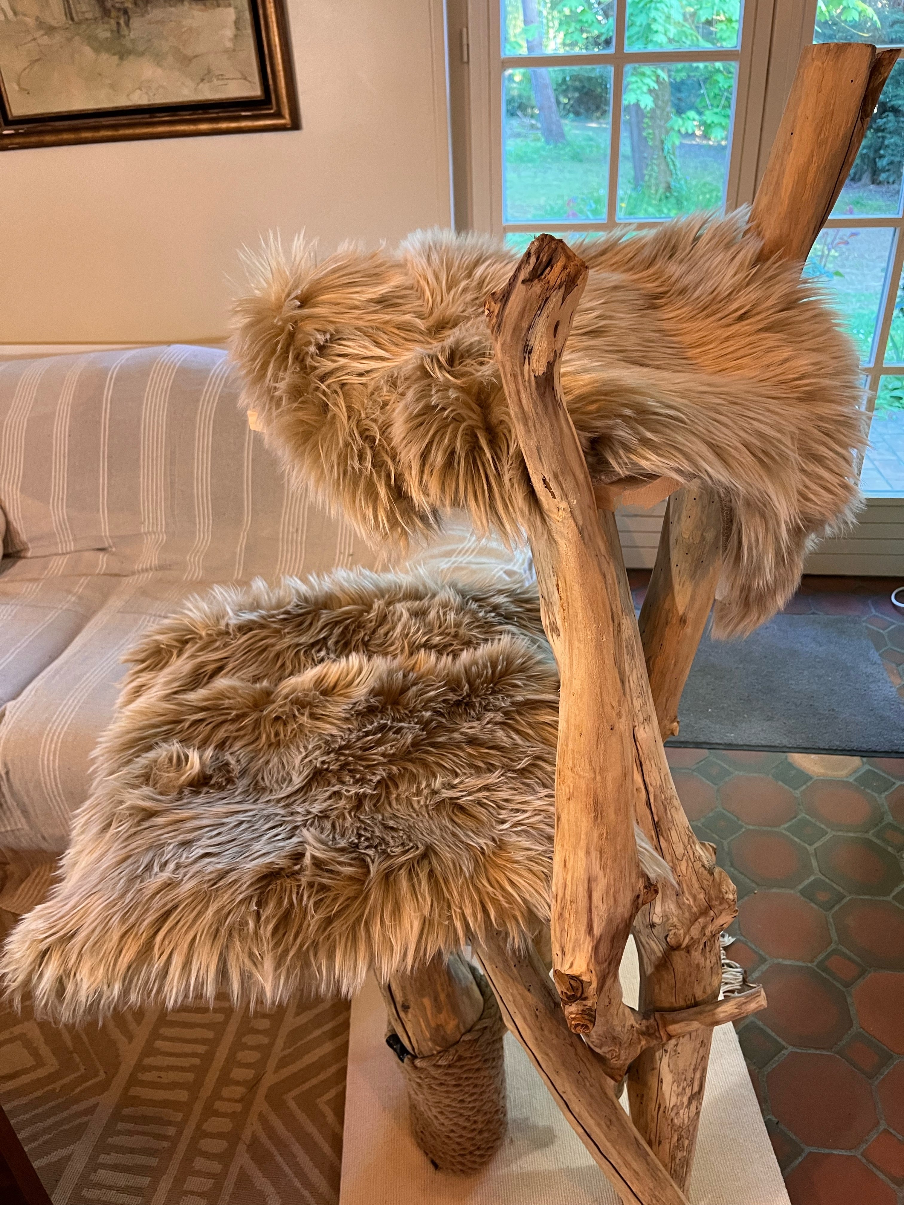 Arbre à Chats Bois 2 à 4 plateaux Fait Main  – Griffoir et Plateformes Douillettes – Mobilier Chat Unique