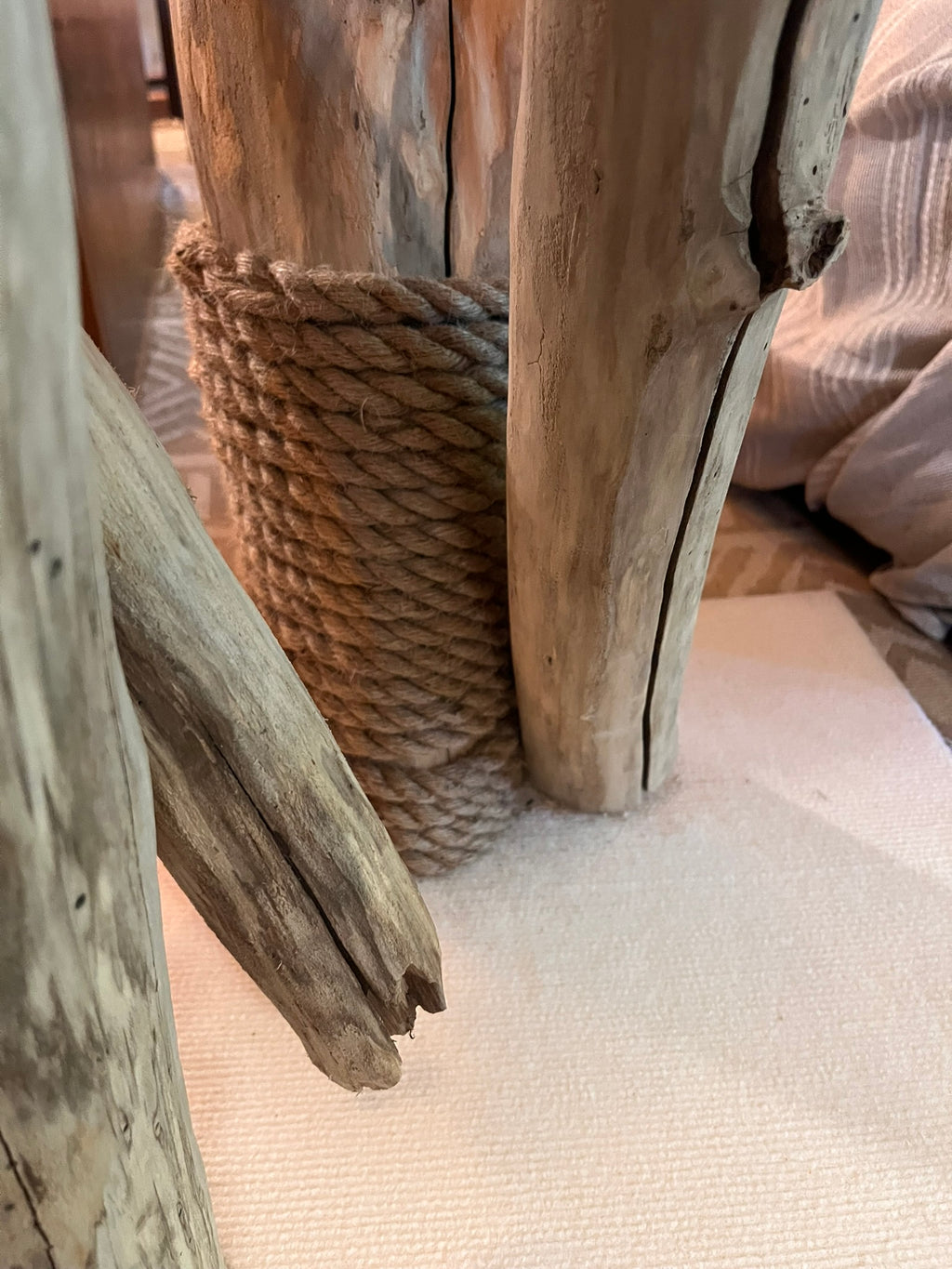 Arbre à Chats Bois 2 à 4 plateaux Fait Main  – Griffoir et Plateformes Douillettes – Mobilier Chat Unique