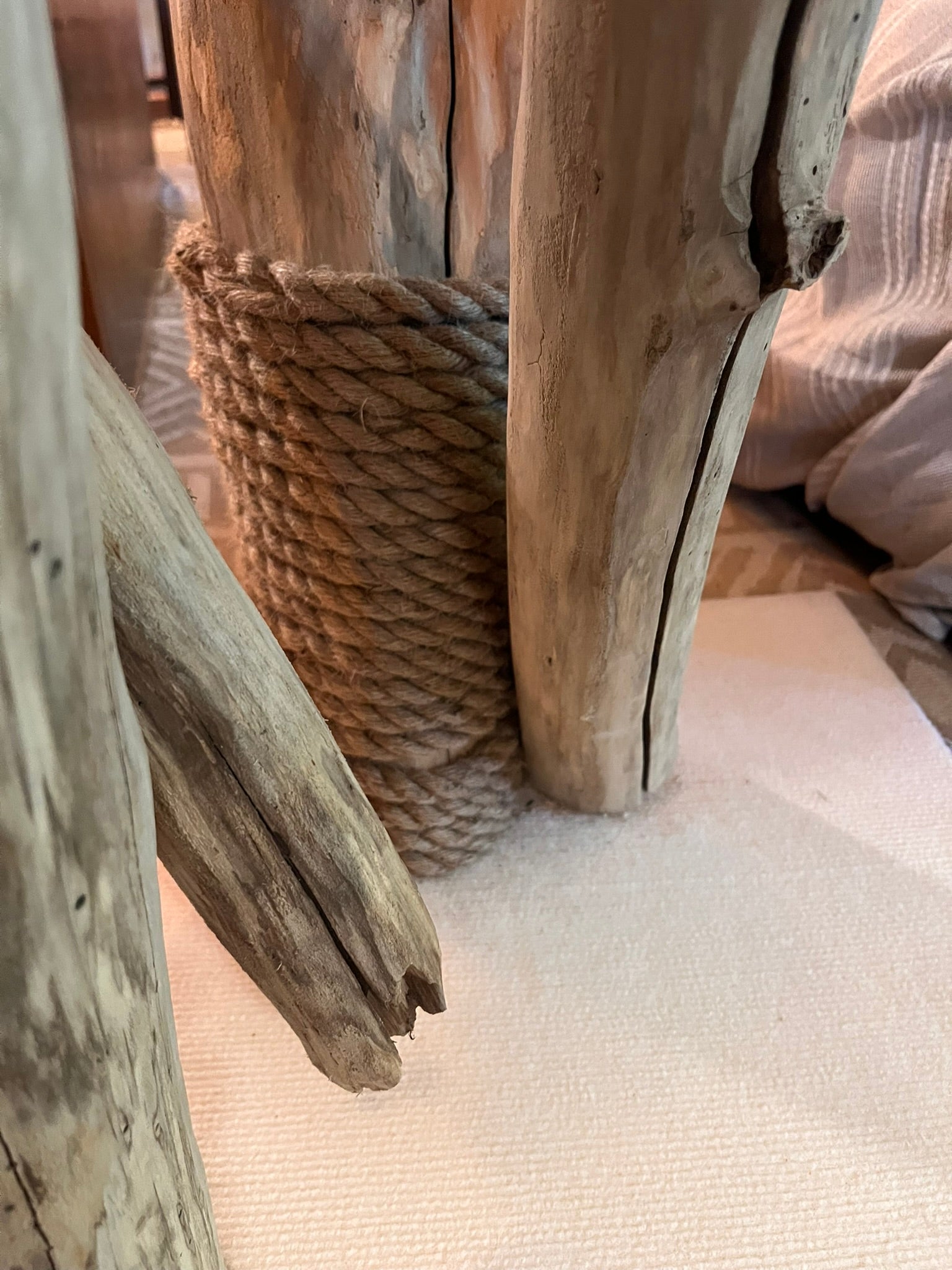 Arbre à Chats Bois 2 à 4 plateaux Fait Main  – Griffoir et Plateformes Douillettes – Mobilier Chat Unique