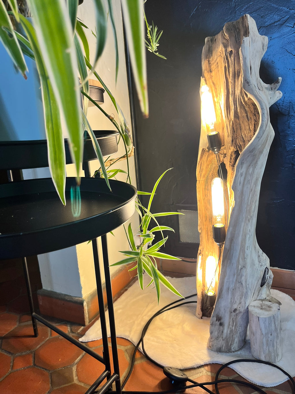 Lampadaire bois massif lumineux – Sculpture lumineuse artisanale – Lampe sur pied design naturel – Éclairage ambiance bois massif (Copie)