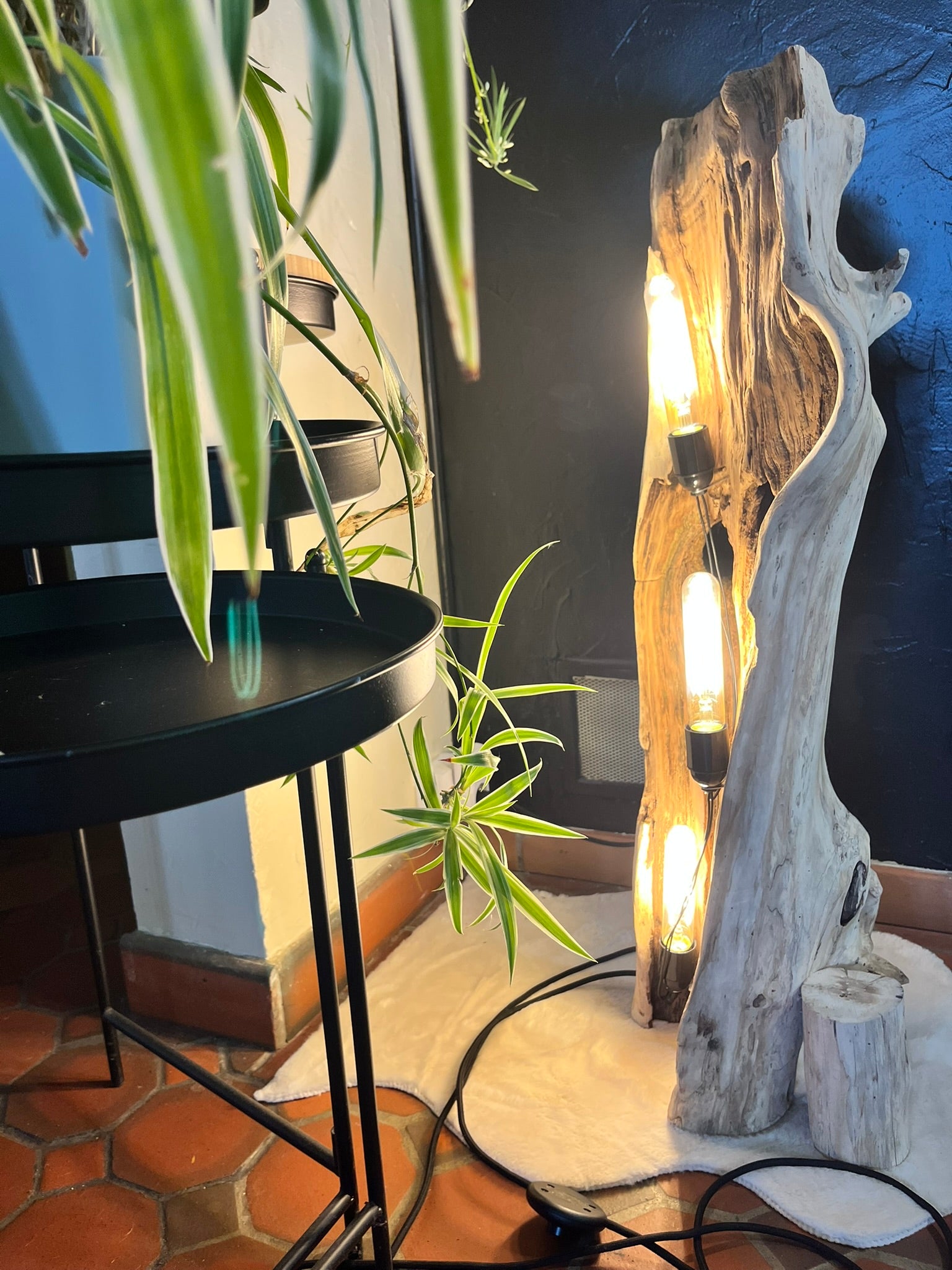Lampadaire bois massif lumineux – Sculpture lumineuse artisanale – Lampe sur pied design naturel – Éclairage ambiance bois massif (Copie)