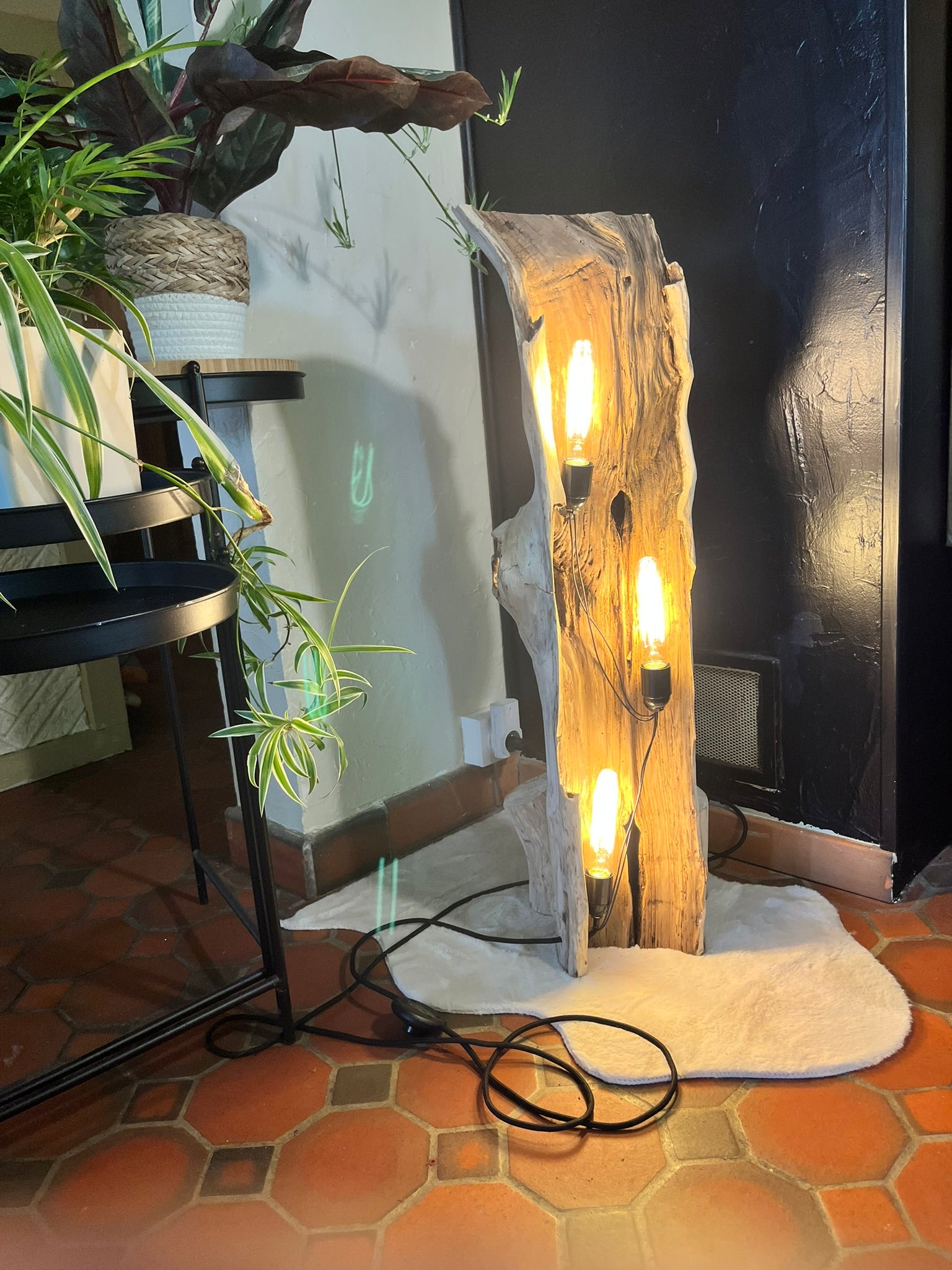 Lampadaire bois massif lumineux – Sculpture lumineuse artisanale – Lampe sur pied design naturel – Éclairage ambiance bois massif (Copie)