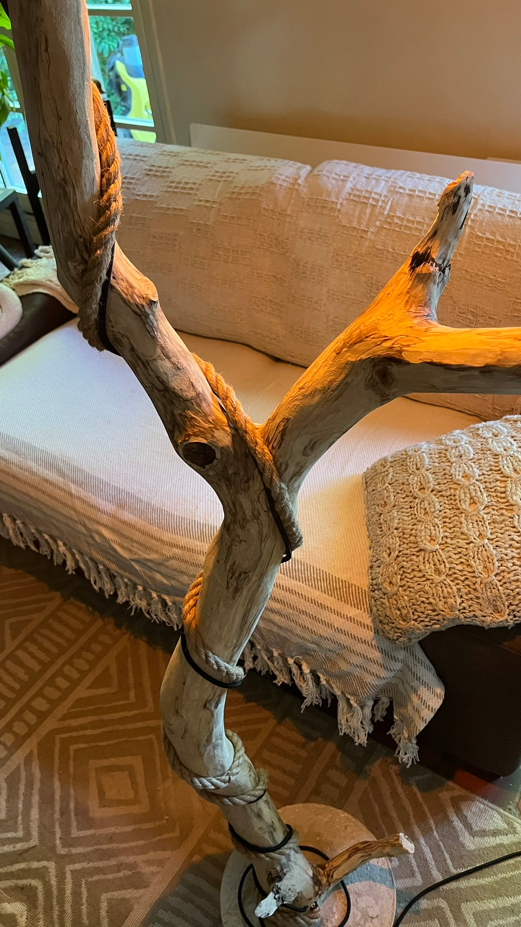 Lampadaire sur pied XXL en bois — Pièce unique