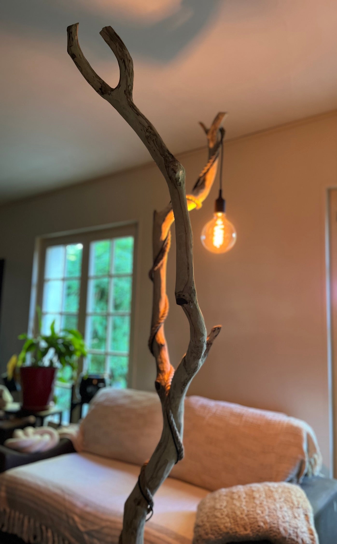 Lampadaire sur pied XXL en bois — Pièce unique