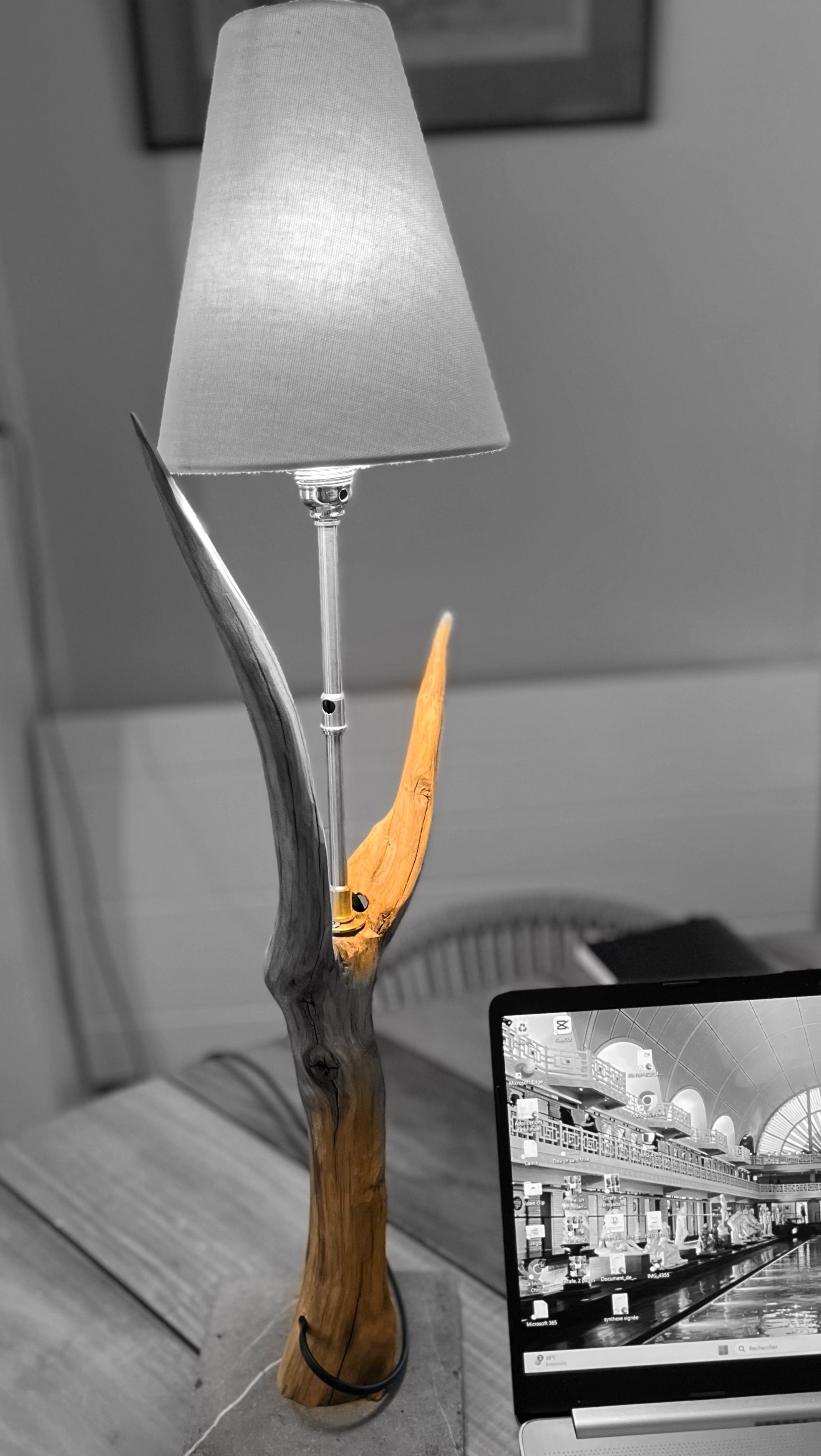 Lampe de table artisanale design nature – Luminaire en bois massif – Décoration bohème chic – Pièce unique