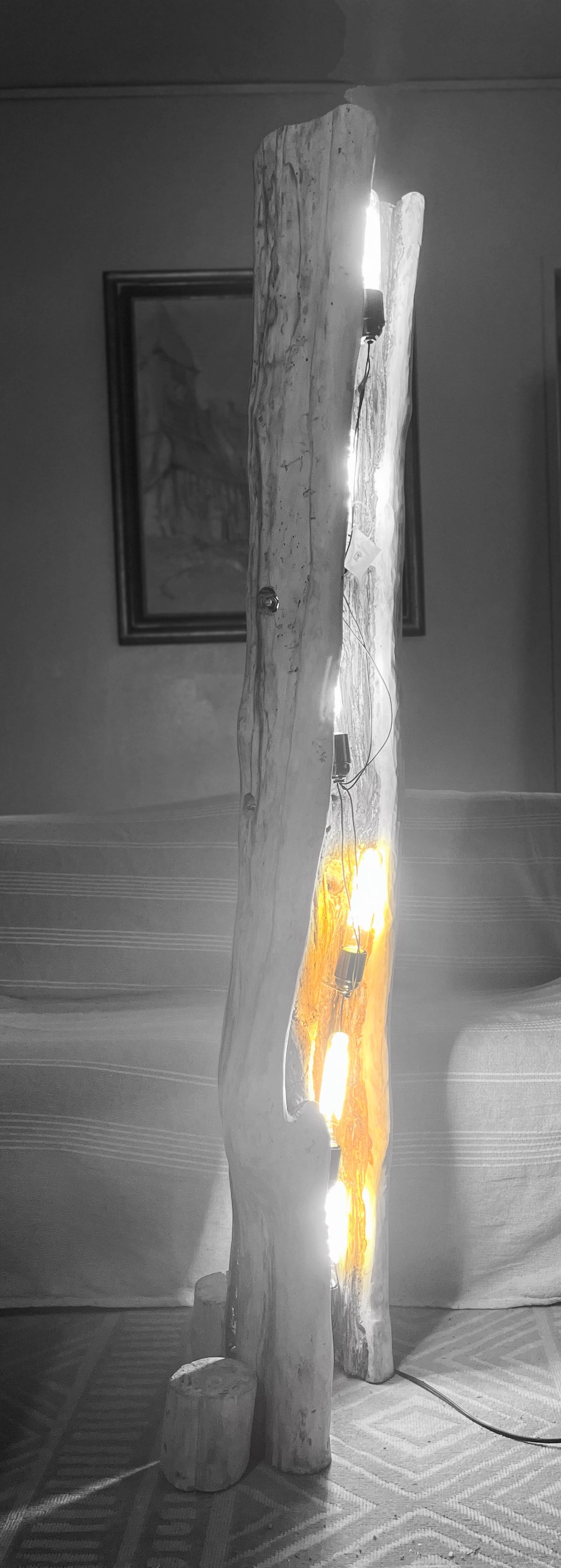 Lampadaire XXL bois massif lumineux – Sculpture lumineuse artisanale – Lampe sur pied design naturel – Éclairage ambiance bois massif
