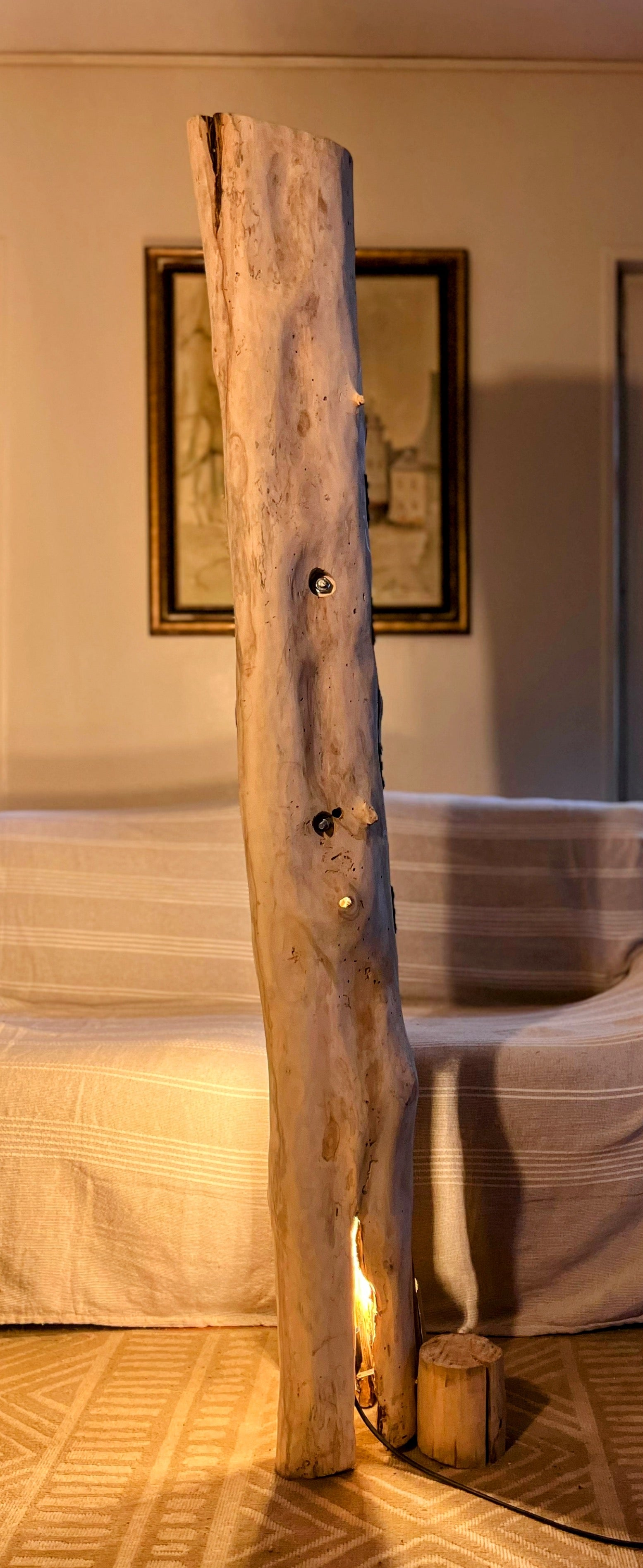 Lampadaire XXL bois massif lumineux – Sculpture lumineuse artisanale – Lampe sur pied design naturel – Éclairage ambiance bois massif