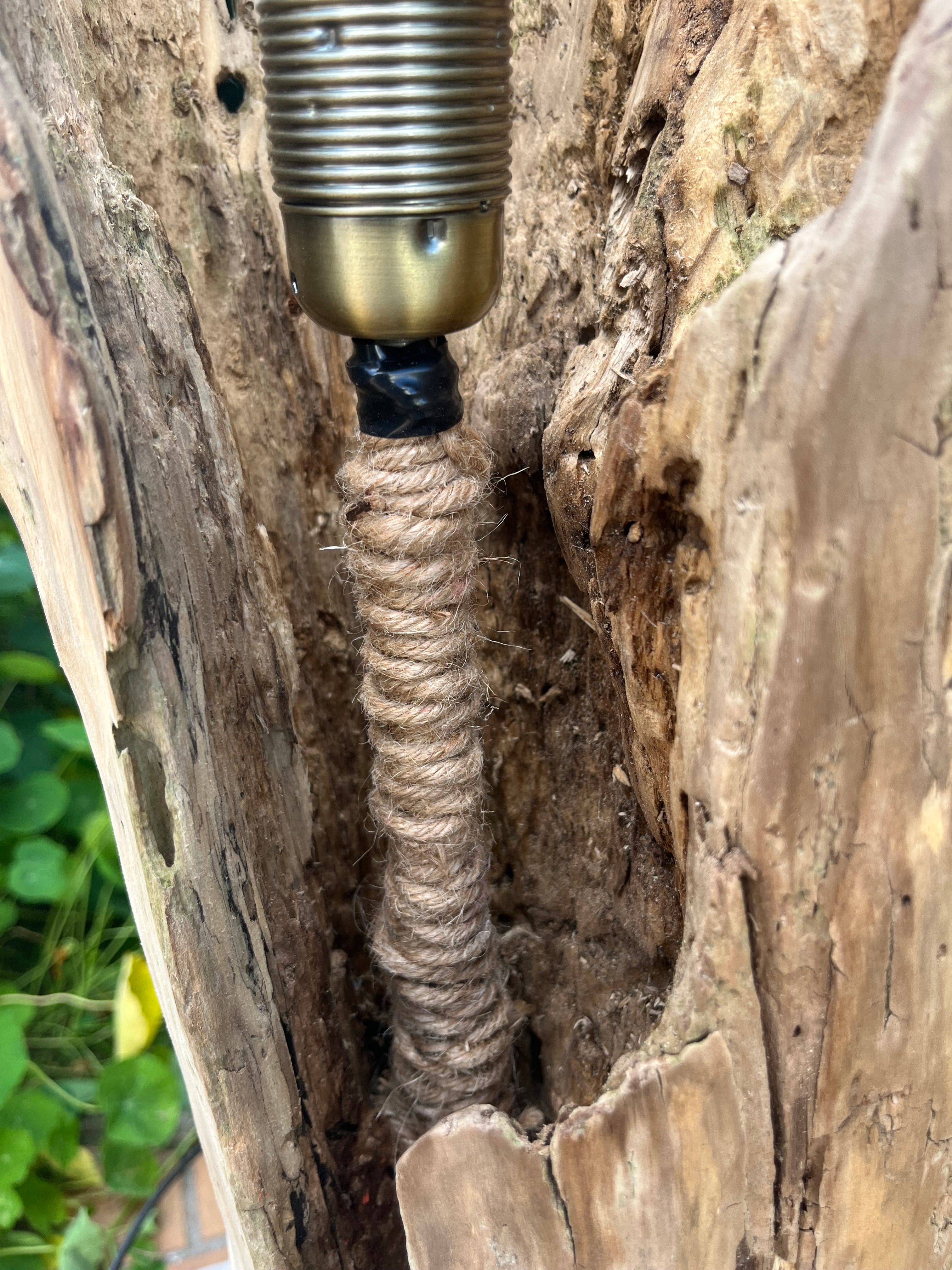 Lampadaire en bois artisanal – Luminaire naturel design