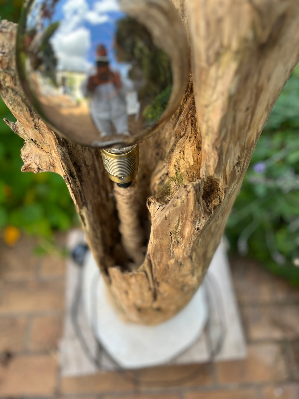 Lampadaire en bois artisanal – Luminaire naturel design