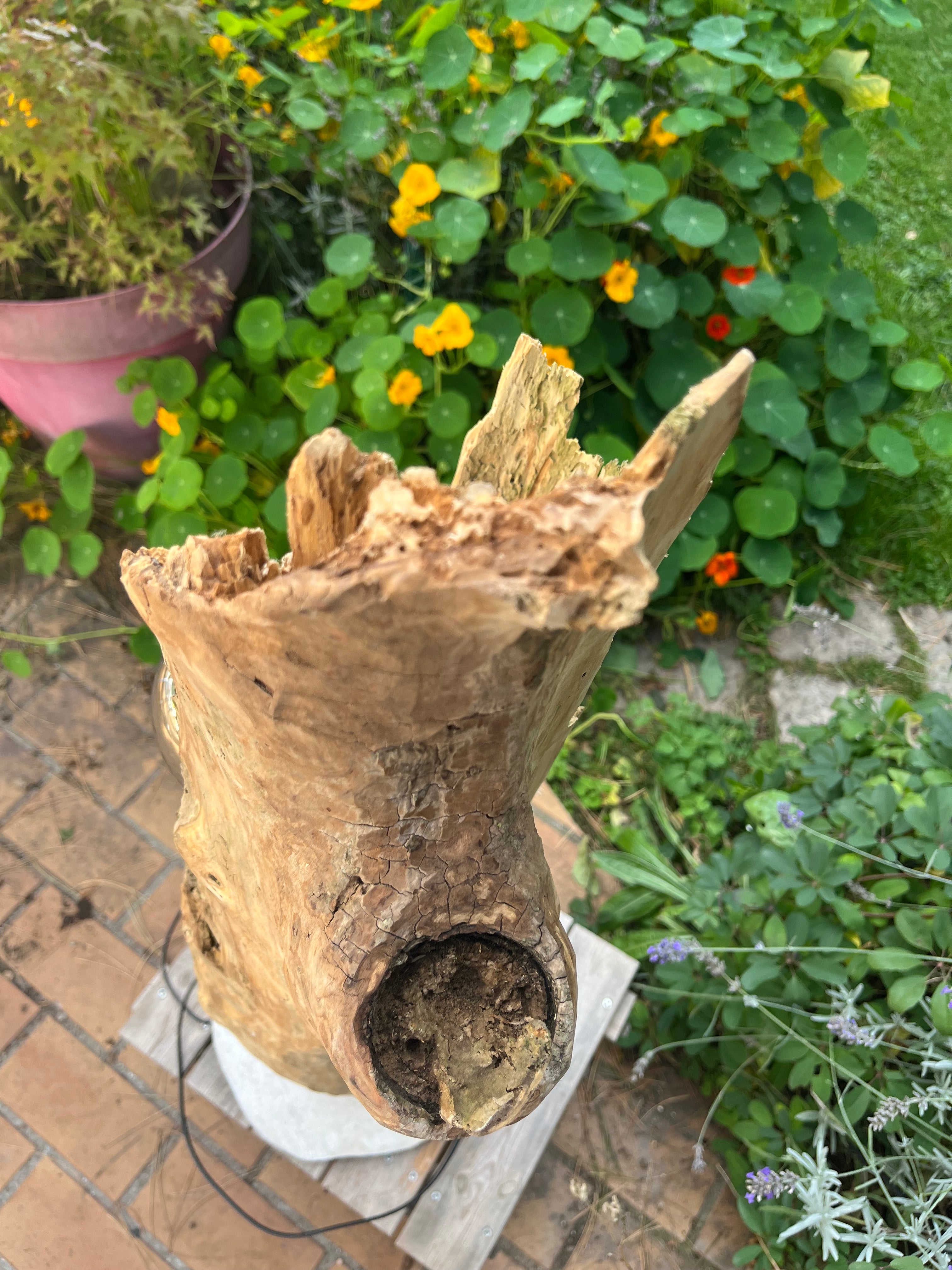 Lampadaire en bois artisanal – Luminaire naturel design