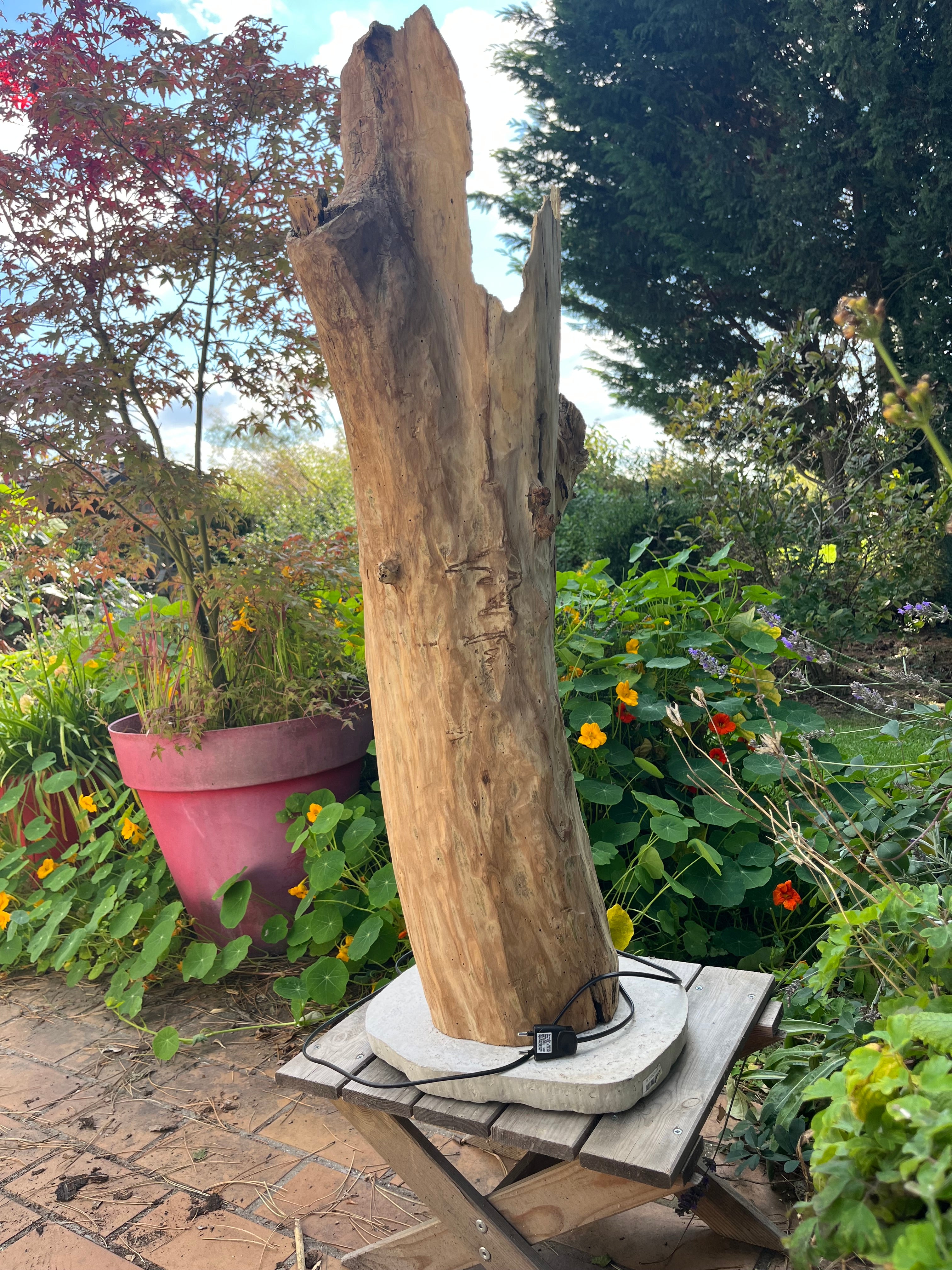 Lampadaire en bois artisanal – Luminaire naturel design