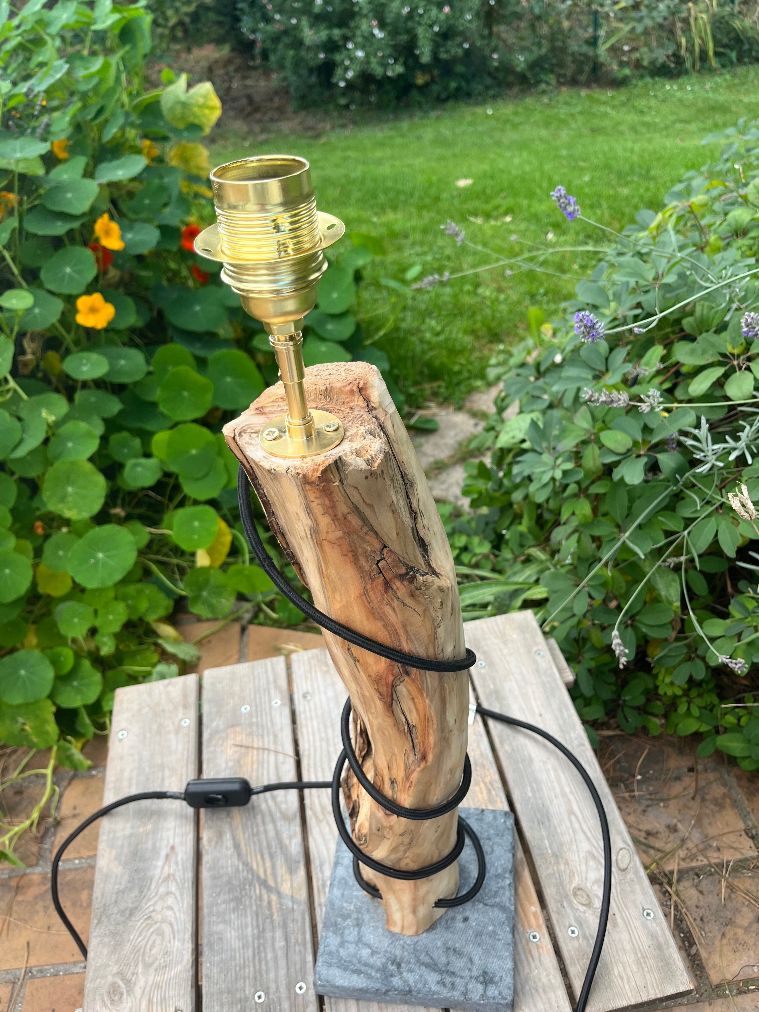 Lampe en bois – Luminaire déco naturelle fait main – Lampe artisanale design