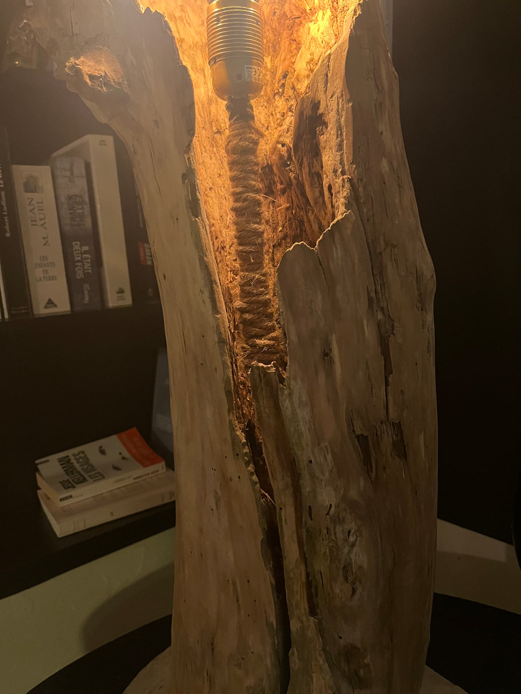 Lampadaire en bois artisanal – Luminaire naturel design