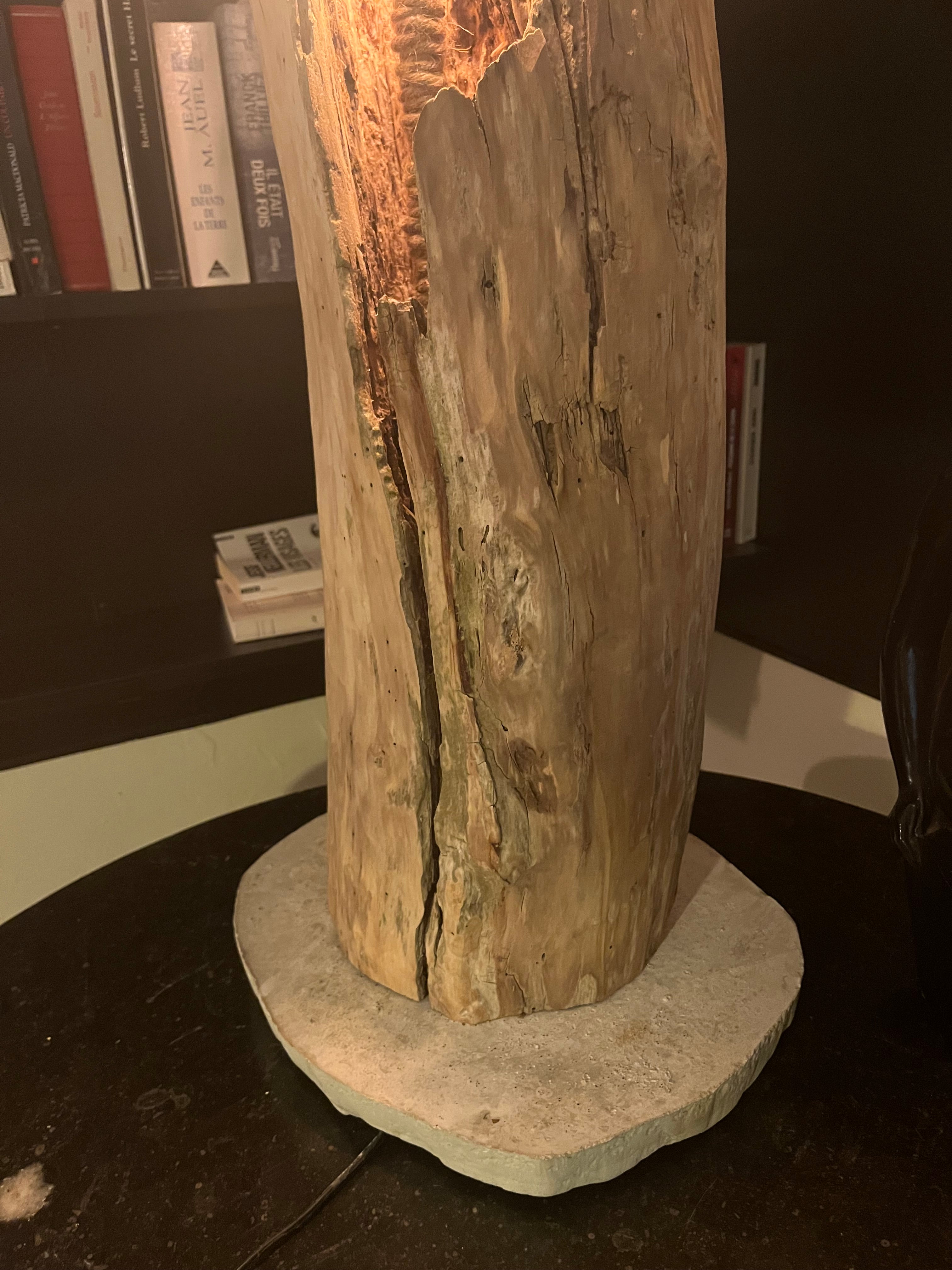 Lampadaire en bois artisanal – Luminaire naturel design