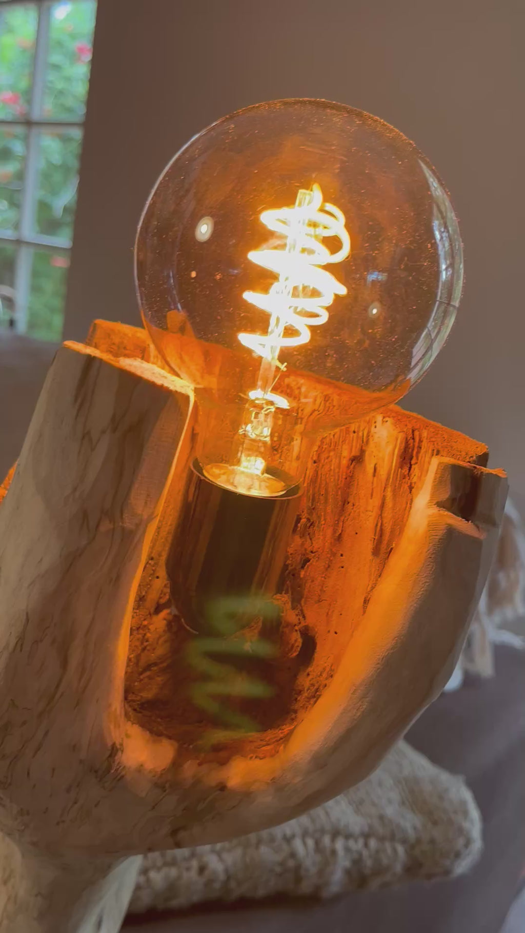 Lampe artisanale en bois naturel sculptural – Lampe à poser design organique – Pièce unique – Décoration nature