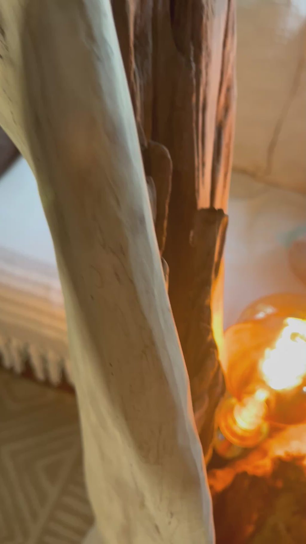 Lampadaire sculpturale artisanale – Éclairage d'ambiance design – Pièce unique en bois naturel