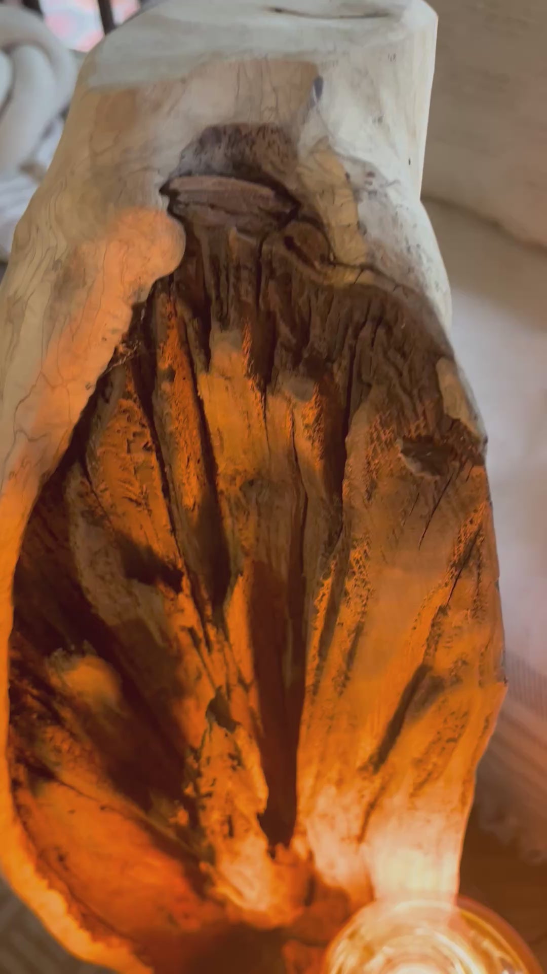 Lampadaire sculpturale artisanale – Éclairage d'ambiance design – Pièce unique en bois naturel